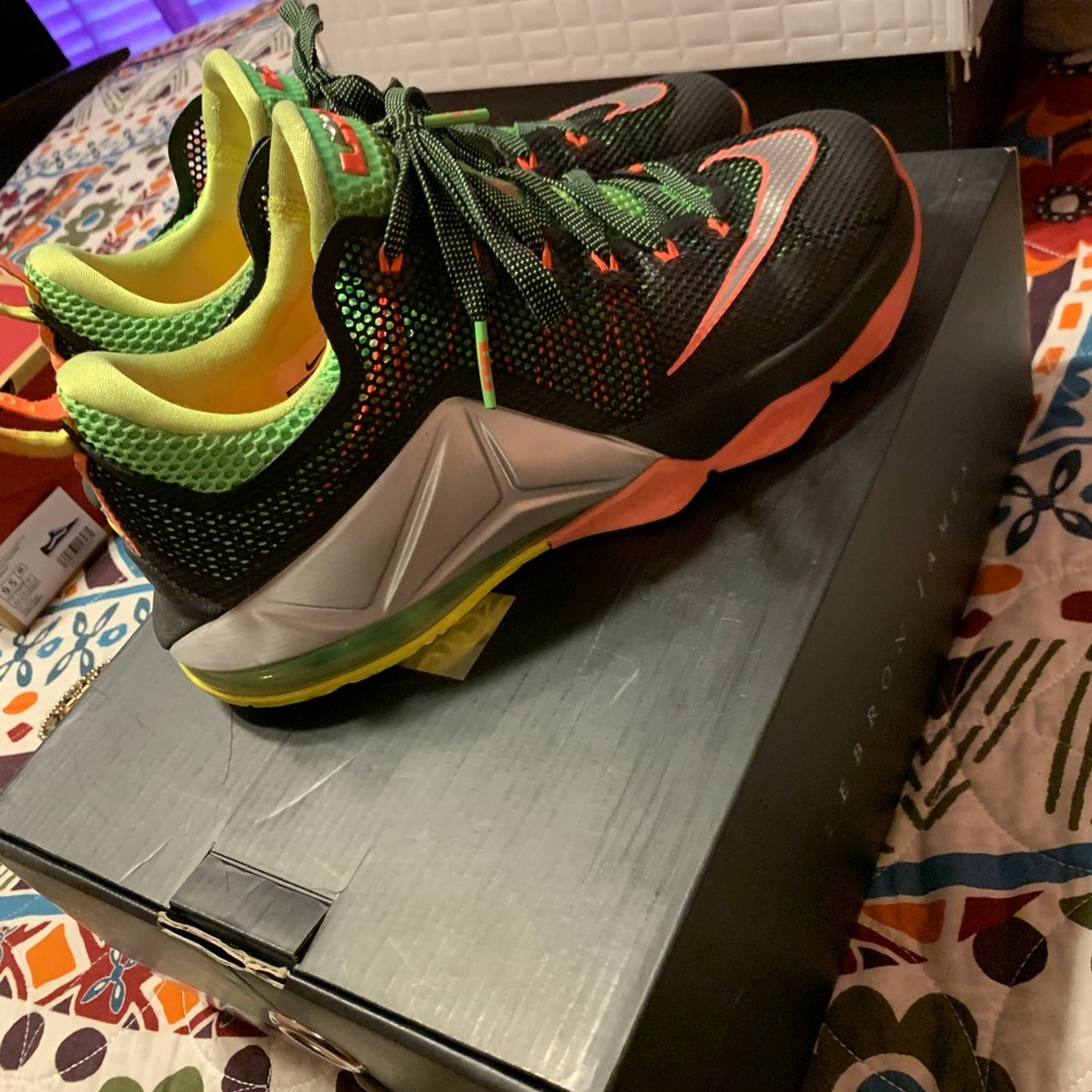 Lebron XII lows - Picture 3 of 5